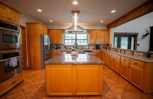 Burkburnett House | Incredible Ranch Retreat To Yourself - 7-bedroom Estate On The River