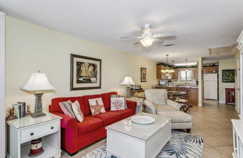 Navarre Beach Condo | Incredible views of the Santa Rosa Sound from this 1 bd/1bth condo!