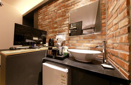 Anyang Hotel | Indeokwon Wol