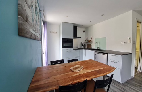 Veigne Apartment | Independent air-conditioned studio - edge of the Indre