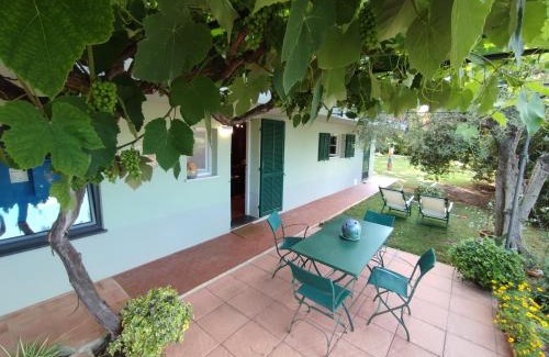 Cisano sul Neva House | Independent apartment with a fabulous patio - Casa Penny