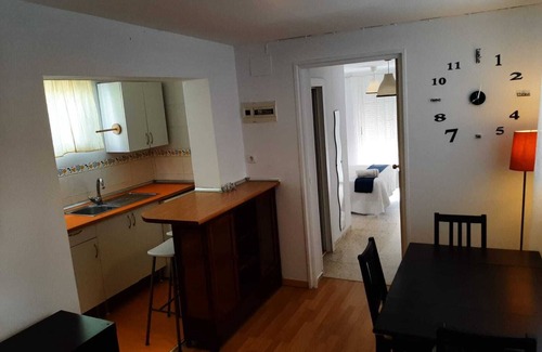 Palomares del Rio House | Independent apartment in villa with 3000m plot and shared pool
