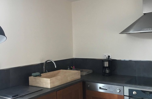 Gilly-les-Citeaux Apartment | Independent studio in a village close to the wine country