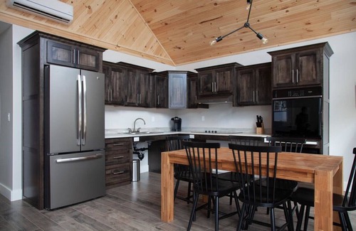 Springdale Ski Chalet | Indian Falls Chalet #3 with river view
