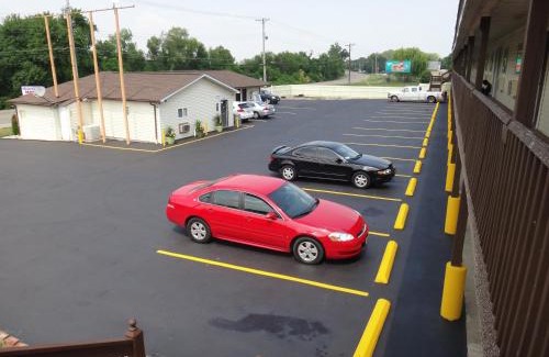 Fairmont City Hotel | Indian Mound Motel