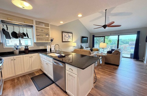 Osage Beach Condo | Indian Pointe Lake View | Pets!