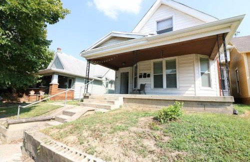 Windsor Park Apartment | Indianapolis 1br Retreat W Parking & Workspace