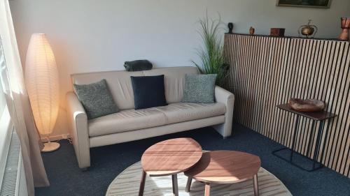 Bolsward Apartment | Indische kamer