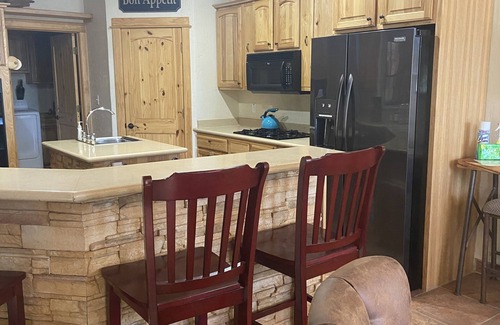 Angel Fire House | Indoor basketball, ping pong, shuffleboard and more!
