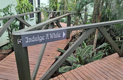 Eagle Heights Ski Chalet | Indulge A While Chalet on Gallery Walk Tamborine Mountain