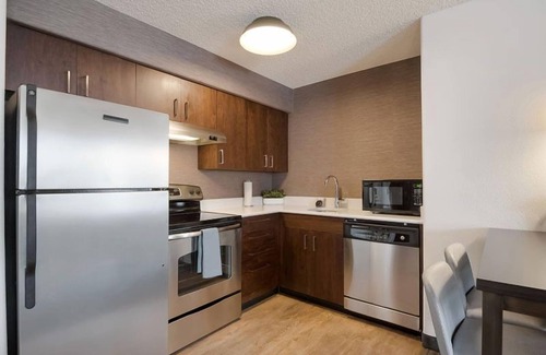 Reno/Tahoe Airport Hotel | Indulge in Home-Like Comfort! 3 Modern Units w/Full Kitchen, Pet-friendly!