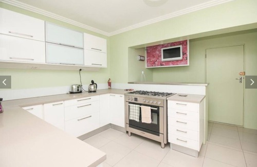Summerstrand Apartment | Indulgent Penthouse Condominium