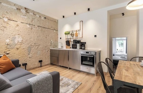 Weissensee Apartment | Industrial 42sqm 3room maisonette apt near center