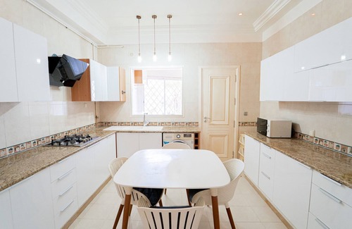 Les Berges du Lac Apartment | Infinity View: Spacious 3 bd with Lake View