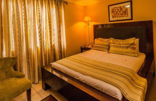 Newtown Hotel | Inn at 87