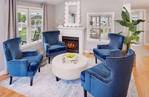 Niantic Bed & Breakfast | Inn at Harbor Hill Marina