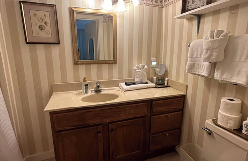 Oriental Bed & Breakfast | Inn at Oriental
