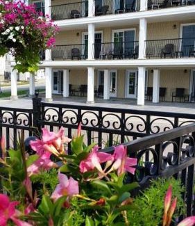 Kincardine Hotel | Inn at the Harbour