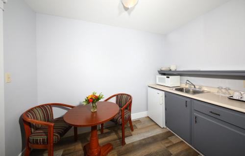 Bayview Bed & Breakfast | Inn at the Pier