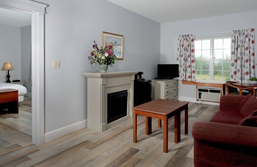 Bayview Hotel | Inn at the Pier