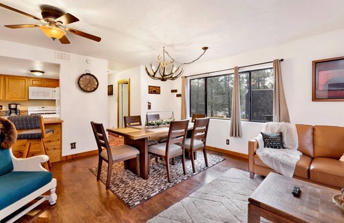 Eagle Mountain Estates Cabin | Inn Between Pines#1411