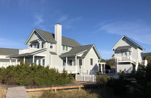 Flora's Bluff House | Inn Denial