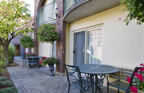 Waterloo Hotel | Inn of Waterloo and Conference Centre
