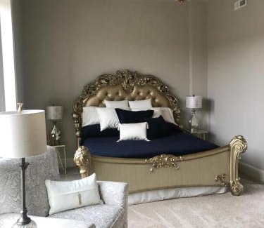Le Mars Hotel | Inn On Central
