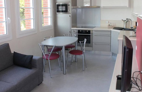 Pissy-Poville House | Inn Pissy-Pôville, 2 bedrooms, 4 people