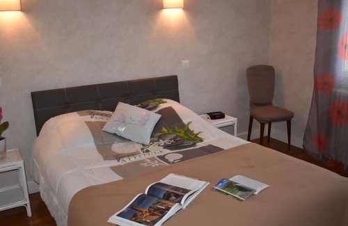 Saint-Hippolyte House | Inn Saint-Hippolyte, 2 bedrooms, 5 people