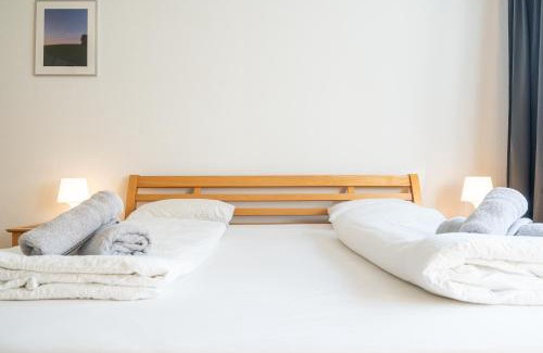 Pradl Apartment | Innsbruck Studio by MO