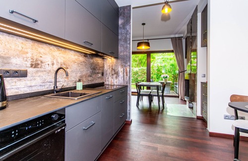 Kleparz Apartment | InPoint Old Town- Apartment with garden