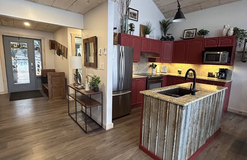 Lac-Cayamant Cottage | Inspired by nature, designed for multifamily fun! nNew, lakeside, pet friendly