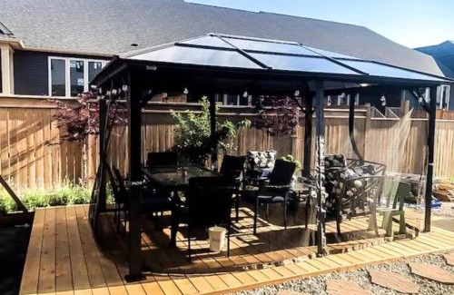 Niagara Falls House | Inspired Stay close to Niagara *4B & 2King Beds*