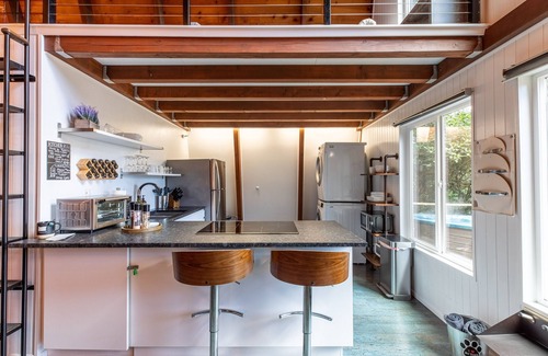 Lakeside Cabin | π· Instaworthy Views π Exclusive Privacy πΎ Wildlife Haven