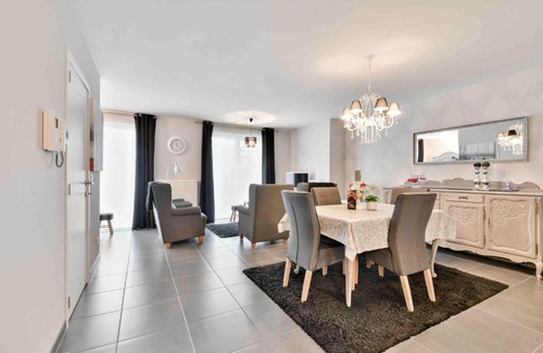 Ieper Apartment | Interbellum