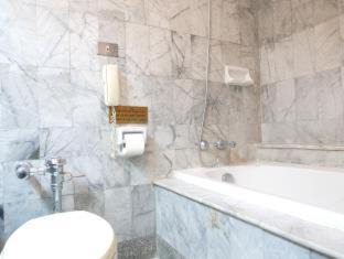 Ratchathewi Hotel | Interchange Tower Serviced Apartment - SHA Extra Plus