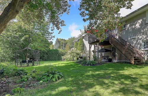 Baie-D'Urfe House | Intergenerational 3 bedroom 1 bathroom