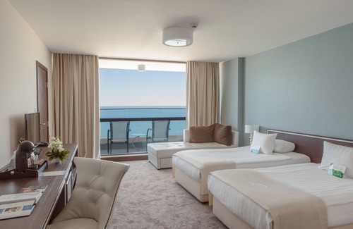 Golden Sands Hotel | INTERNATIONAL Hotel Casino & Tower Suites