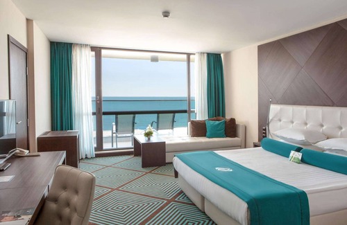 Golden Sands Hotel | INTERNATIONAL Hotel Casino & Tower Suites
