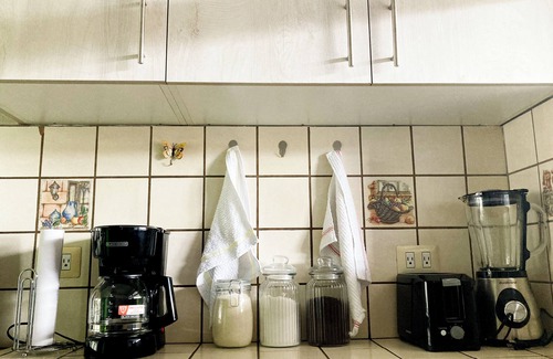 Cacique House | Intimate and familiar house 5 minutes away from the Juan Santamaria Airport.