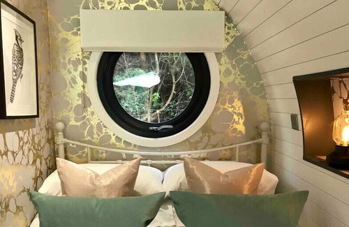 Jameston Cabin | Intimate hideaway Luna Cabin
