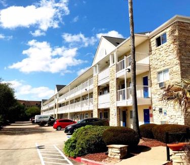 Webster Hotel | InTown Suites Extended Stay Houston TX Webster - NASA