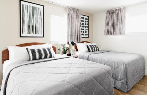 Southbelt/Ellington Hotel | InTown Suites Extended Stay Houston TX - Hobby Airport