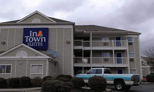 Buechel Hotel | InTown Suites Extended Stay Louisville KY - Preston Hwy