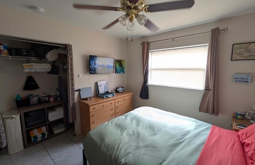 Largo House | Introverts Paradise! Central Largo and Pinellas! 15 mins to beaches!