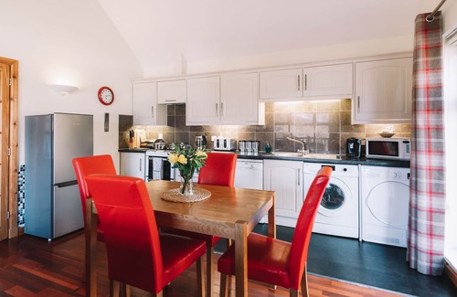 Fort William Ski Chalet | Inverskilavulin Estate - Beinn Loy Lodge
