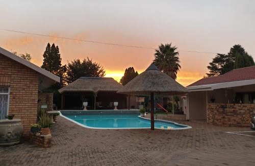 Vanderbijlpark House | Invite Guest House - Self Catering Accommodation in Vanderbijlpark