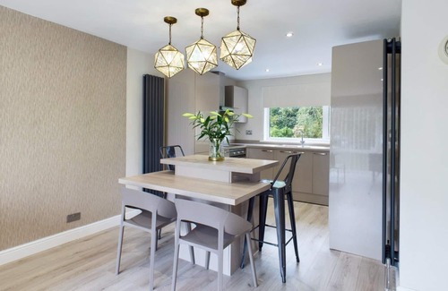 Hazlerigg House | Inviting 2-bed House in Newcastle Upon Tyne