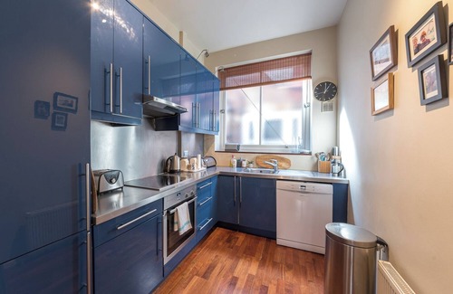 Frognal and Fitzjohns Apartment | Inviting 2BD Victorian Flat, Near Hampstead